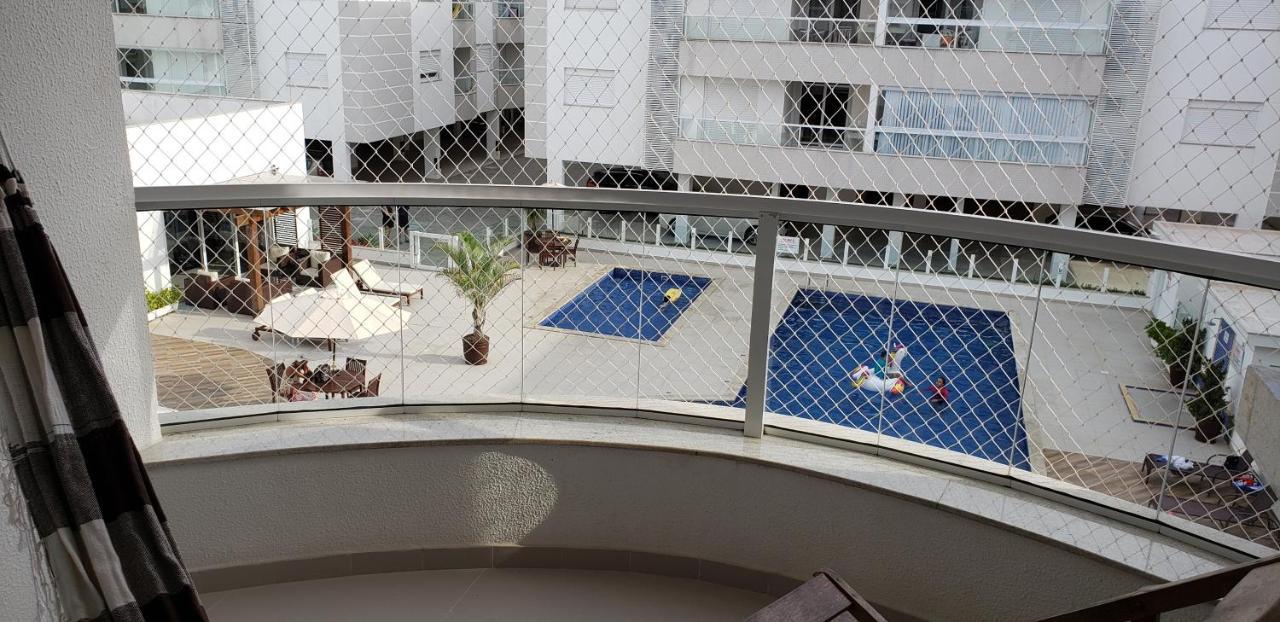 Apartamento frente para a piscina a uma quadra da praia Florianopolis Exterior foto